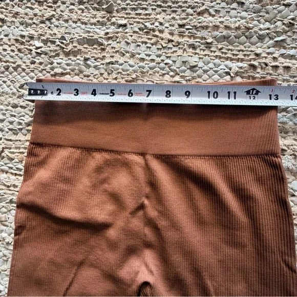 Women's Set of Black and Brown Ribbed Leggings - Picture 5 of 7